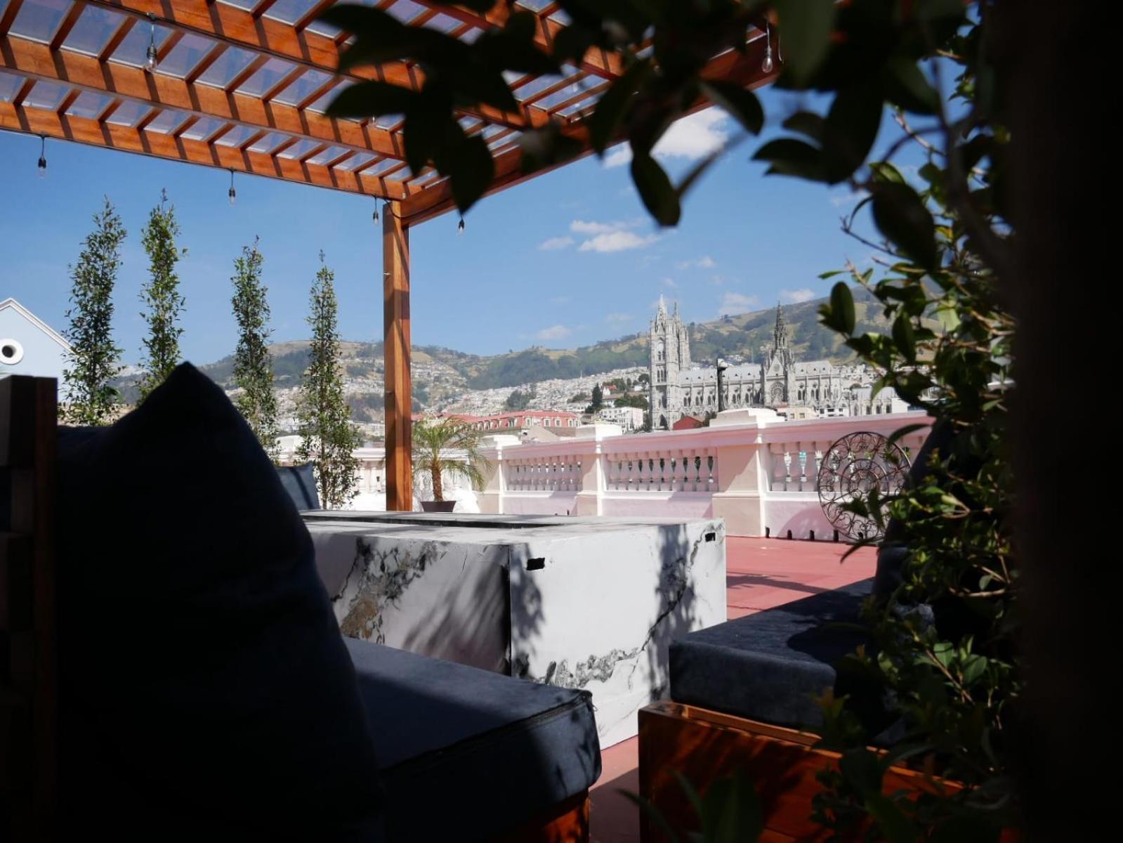 Casona 1914 Quito - Gothic Cathedral View Rooftop Extérieur photo